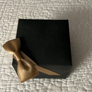 NWT goldtone initial C ring